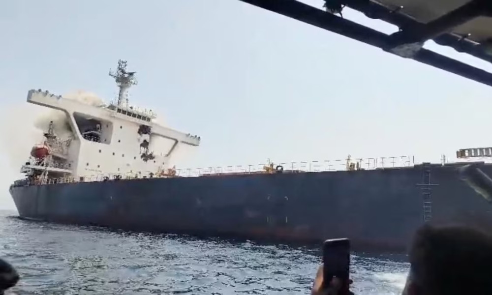 হরমুজে জাহাজে হামলা, ২৪ ঘণ্টায় ডুবল দুটি বাণিজ্যিক জাহাজ