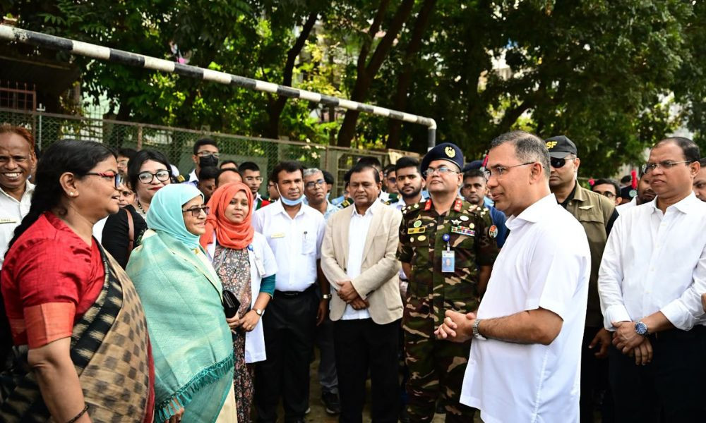 ডেঙ্গু মোকাবিলায় মাঠে প্রধানমন্ত্রী, হাসপাতাল-শিক্ষাপ্রতিষ্ঠান পরিদর্শন