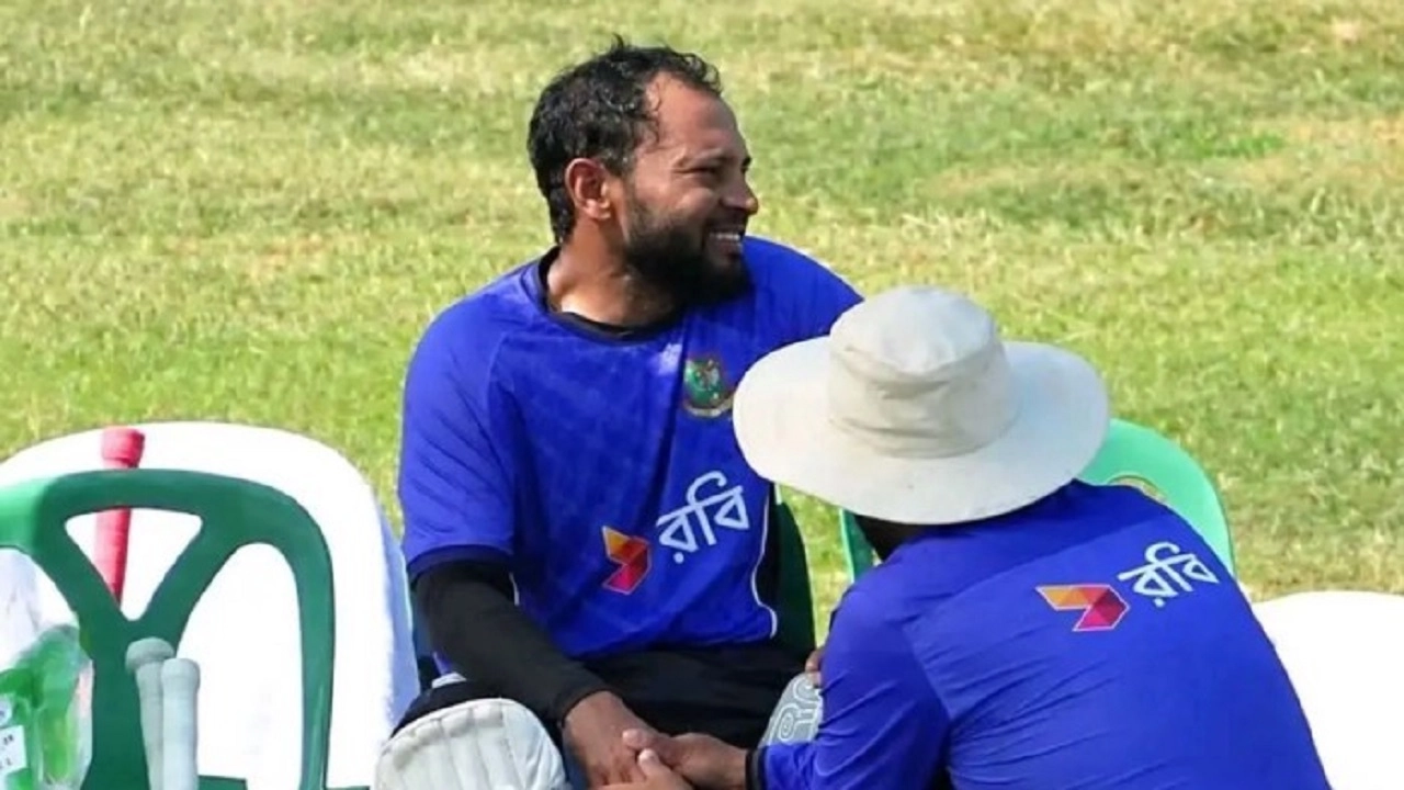 মুশফিকের আঙুলে চোট, প্রথম টেস্টের আগে দুশ্চিন্তায় বাংলাদেশ