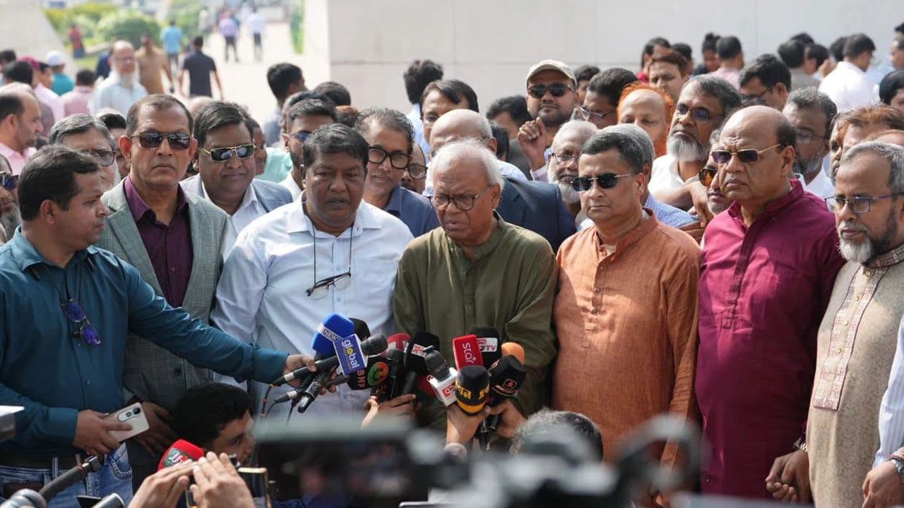 ডেঙ্গু মোকাবিলায় প্রধানমন্ত্রীর সরাসরি তদারকি রয়েছে: রিজভী
