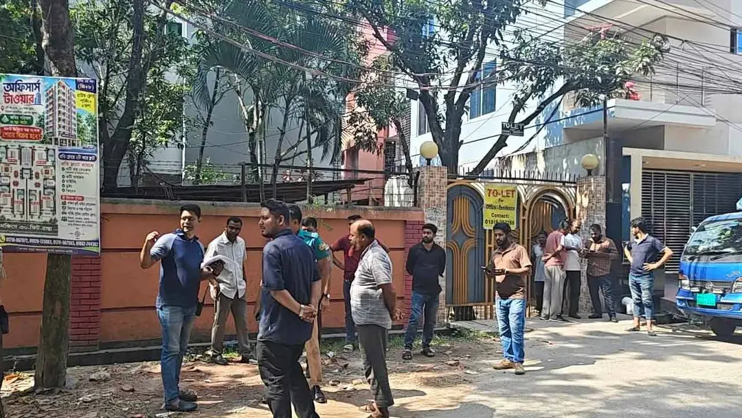 খুলনায় যুবককে গু/লি করে ব্যাগ ছিনতাই, দুর্বৃত্তদের খোঁজে পুলিশ