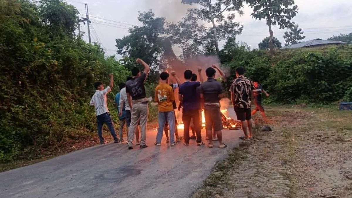 সাজেকে অবরোধ ঘিরে সংঘর্ষ ও গোলাগুলি, নিরাপদে সরানো হলো প্রায় ৩ হাজার পর্যটক