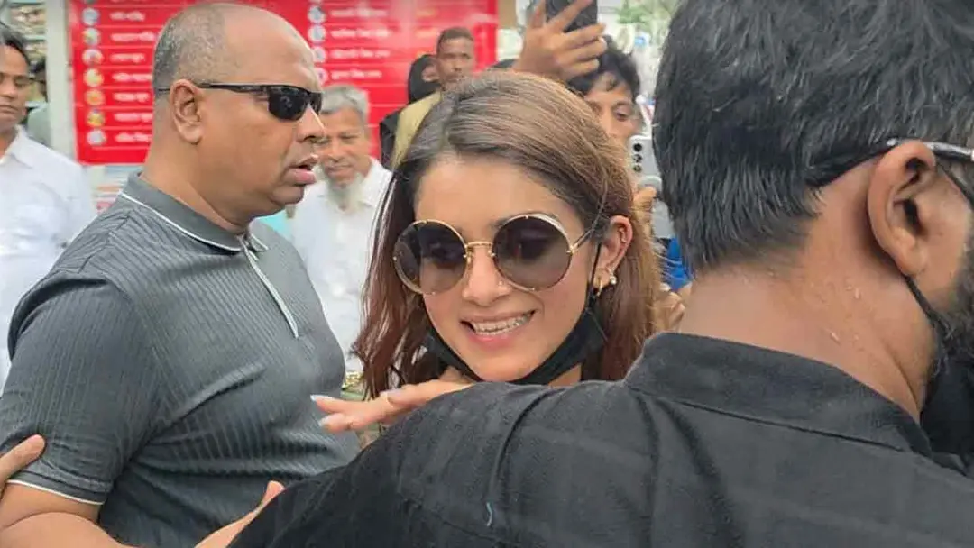 বাদীকে হুমকির অভিযোগে তানজিন তিশাকে আদালতে তলব